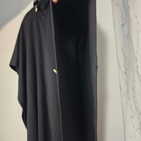 St John Black Wool Poncho Knit cape Minimalist Lagenlook Neutral Luxury luxe - Picture 6 of 15